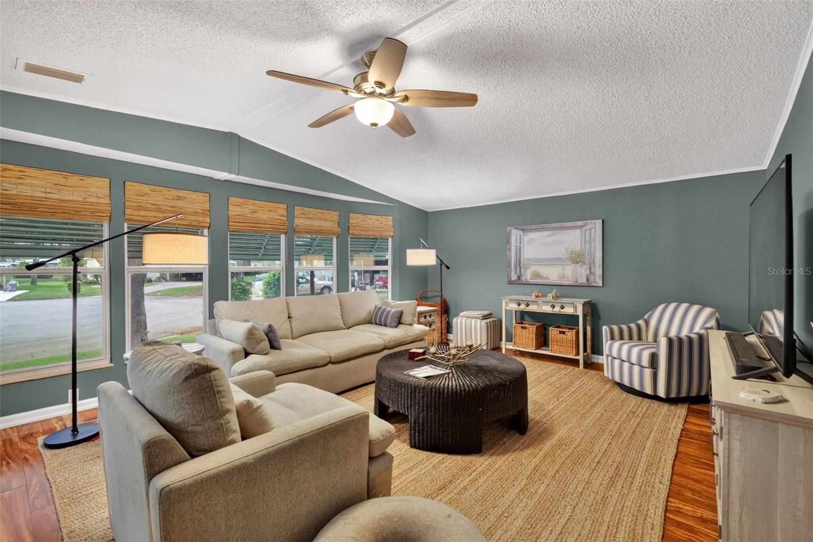 Image 3 of 31 For 705 Devon Drive