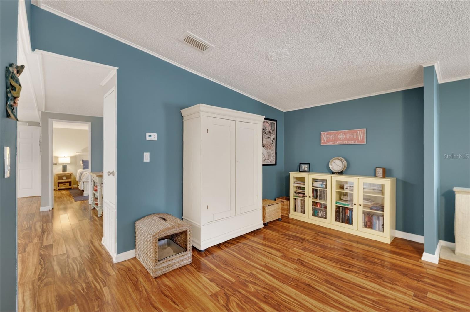 Image 6 of 31 For 705 Devon Drive