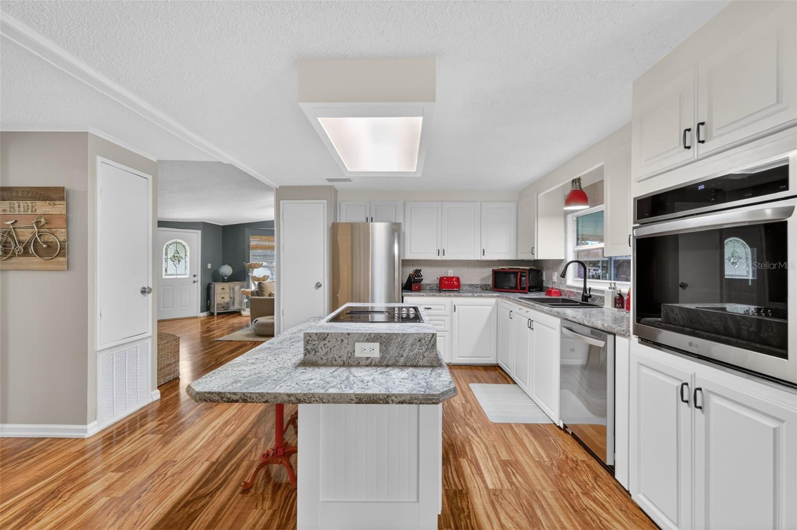 Image 9 of 31 For 705 Devon Drive