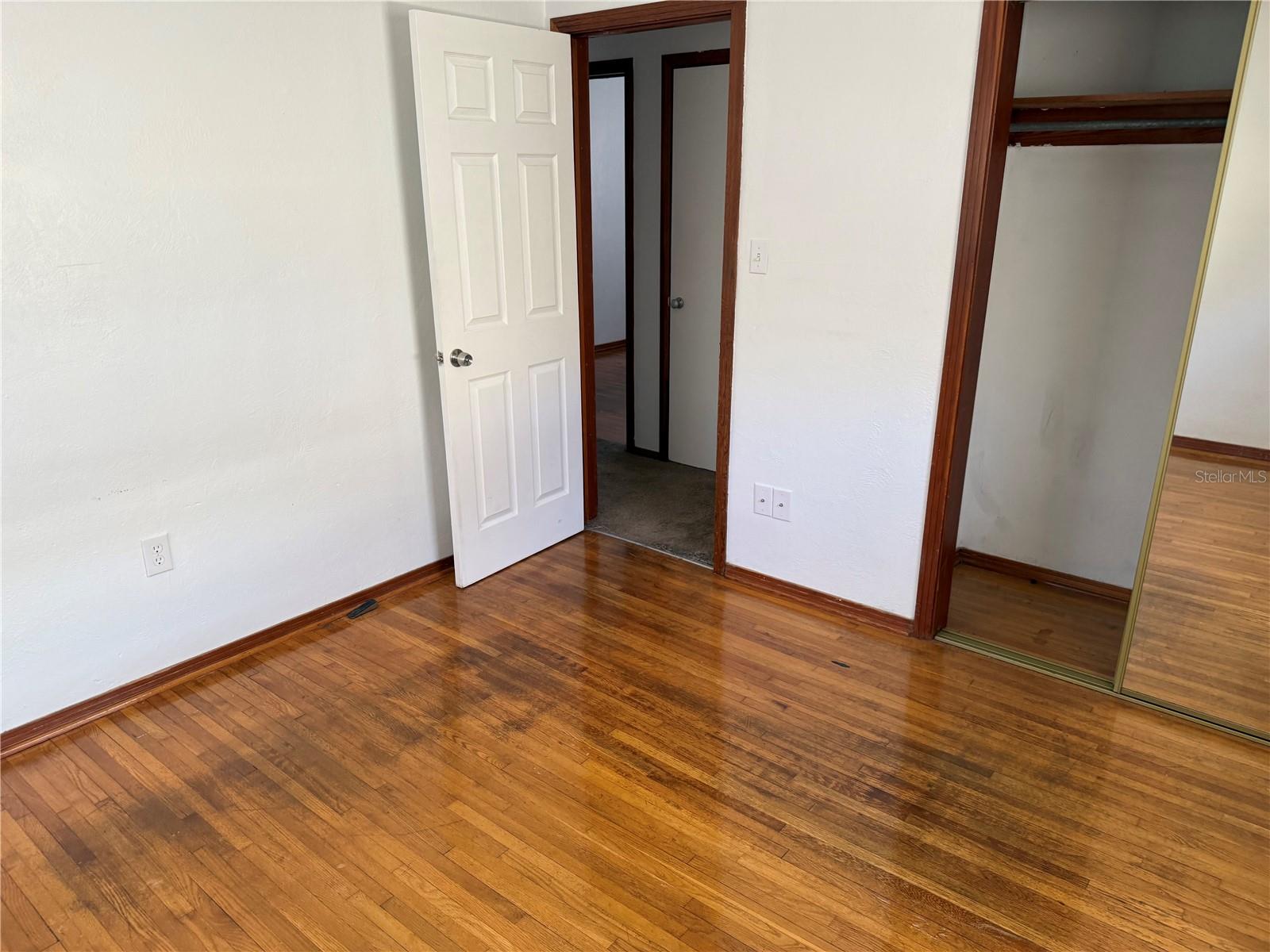 Image 15 of 22 For 1247 Lakeview Drive