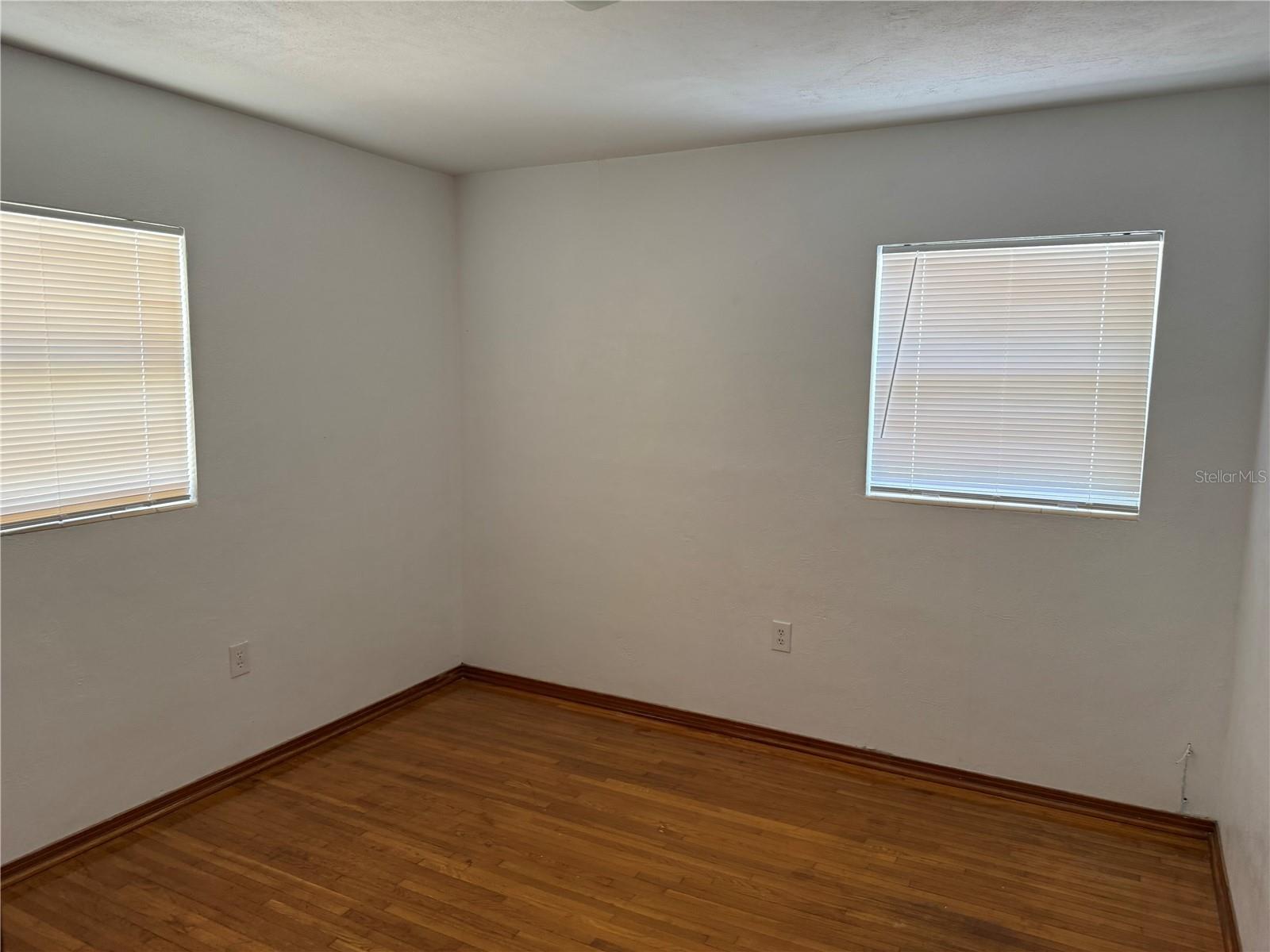 Image 16 of 22 For 1247 Lakeview Drive