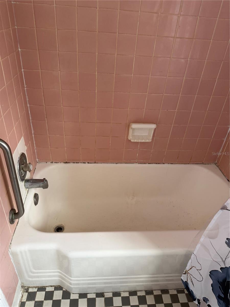 Image 21 of 22 For 1247 Lakeview Drive