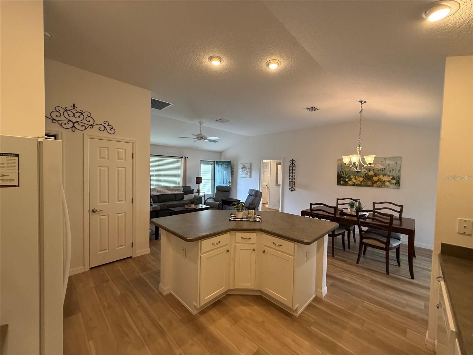 Image 8 of 36 For 3135 Burns Drive