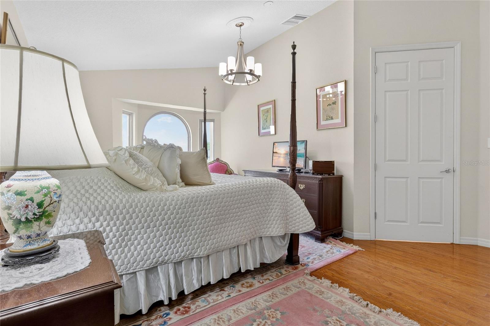 Image 18 of 54 For 5712 Summerbrooke Court