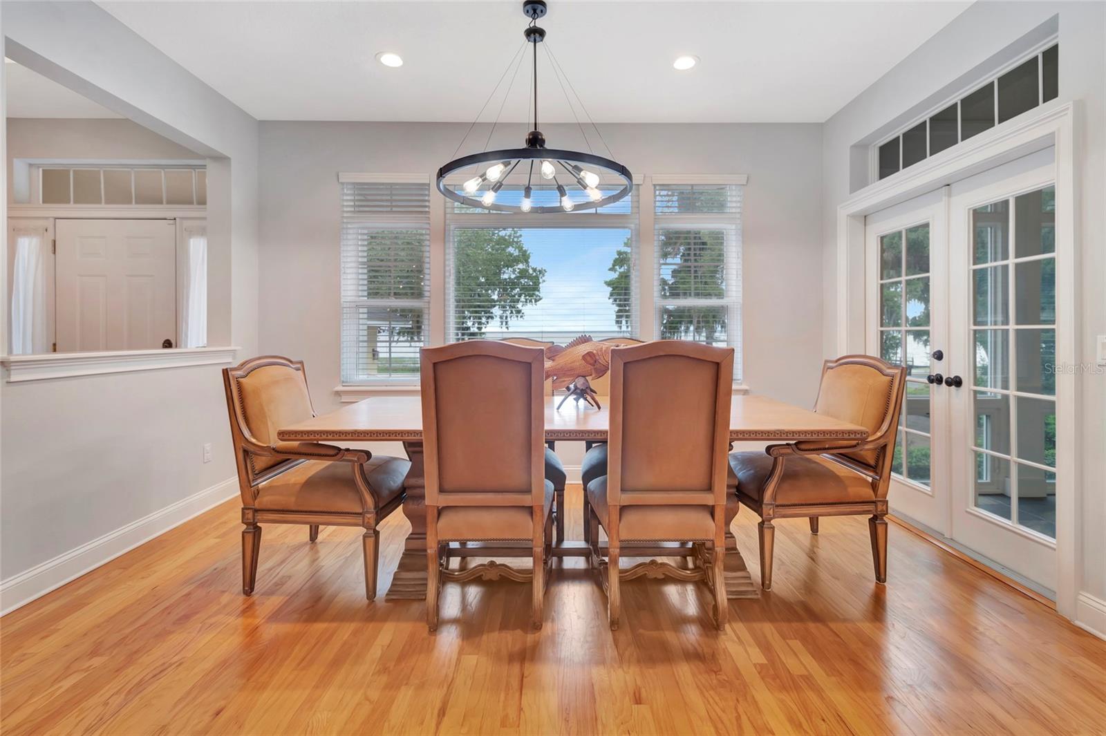 Image 13 of 73 For 1215 Lakeshore Drive