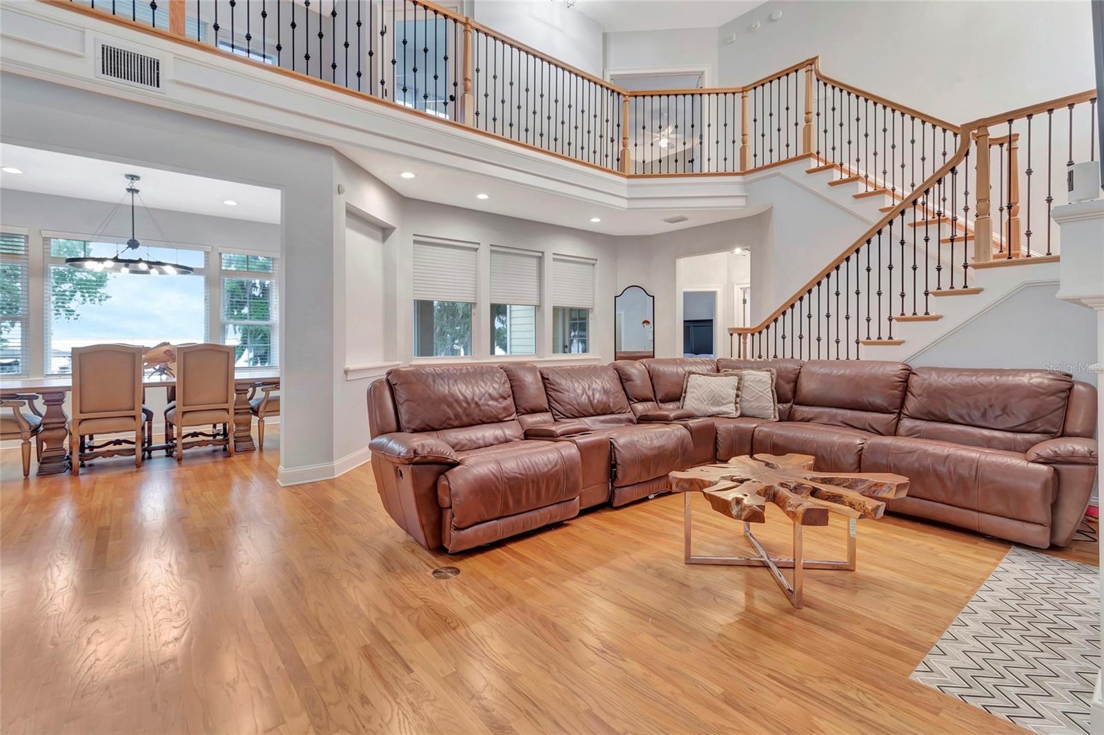 Image 15 of 73 For 1215 Lakeshore Drive