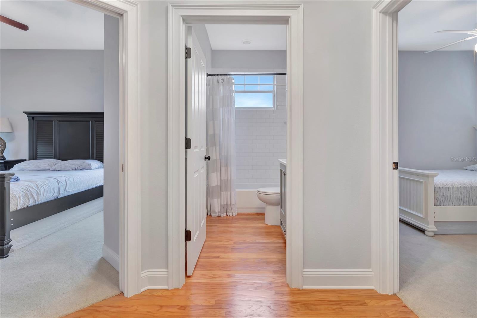 Image 25 of 73 For 1215 Lakeshore Drive