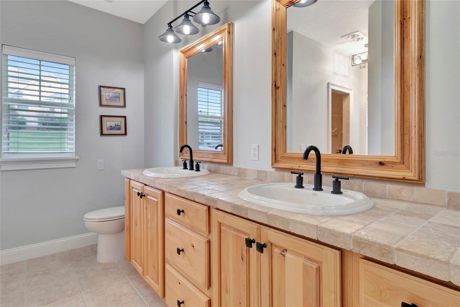 Image 41 of 73 For 1215 Lakeshore Drive