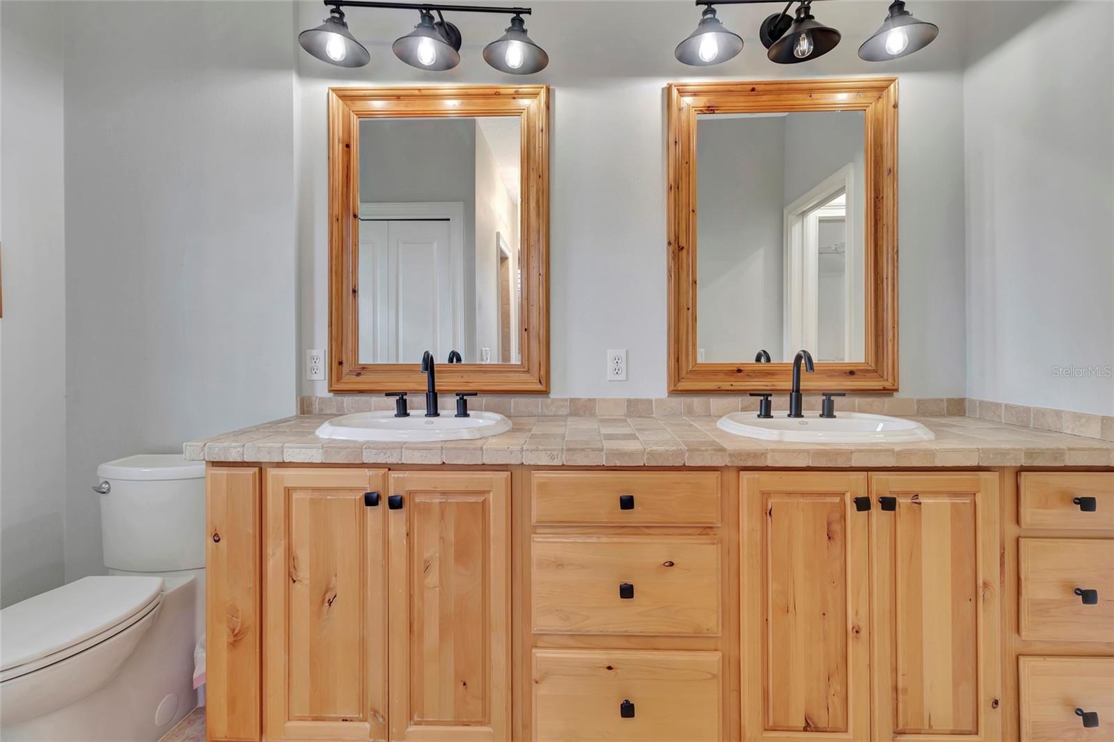 Image 45 of 73 For 1215 Lakeshore Drive