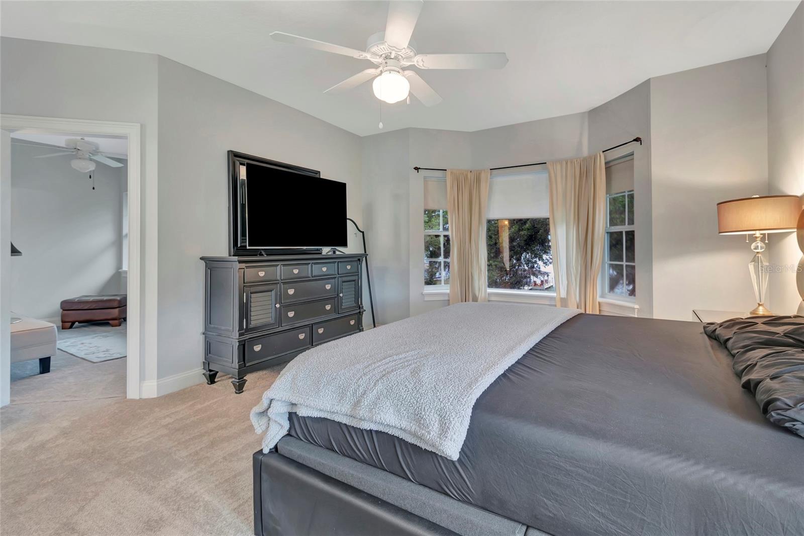 Image 46 of 73 For 1215 Lakeshore Drive