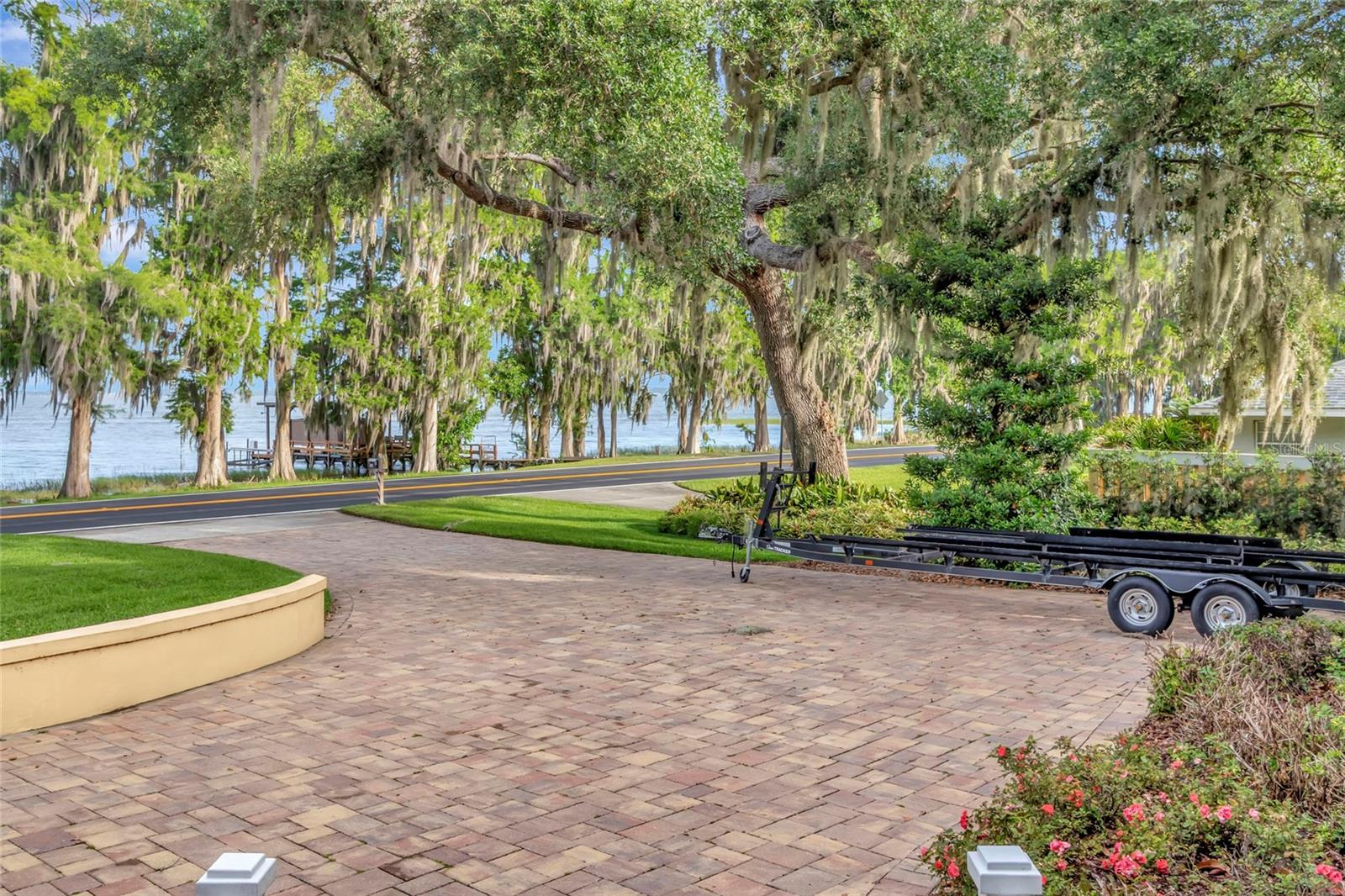 Image 51 of 73 For 1215 Lakeshore Drive