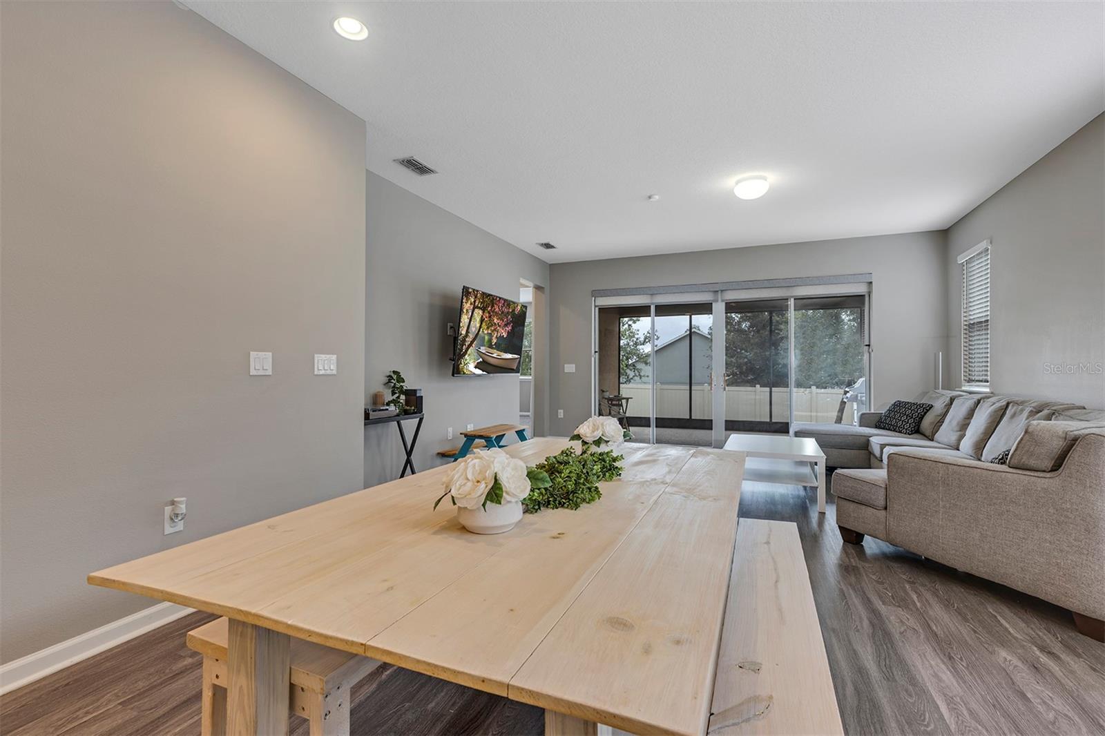 Image 13 of 36 For 2012 Sloans Outlook Drive