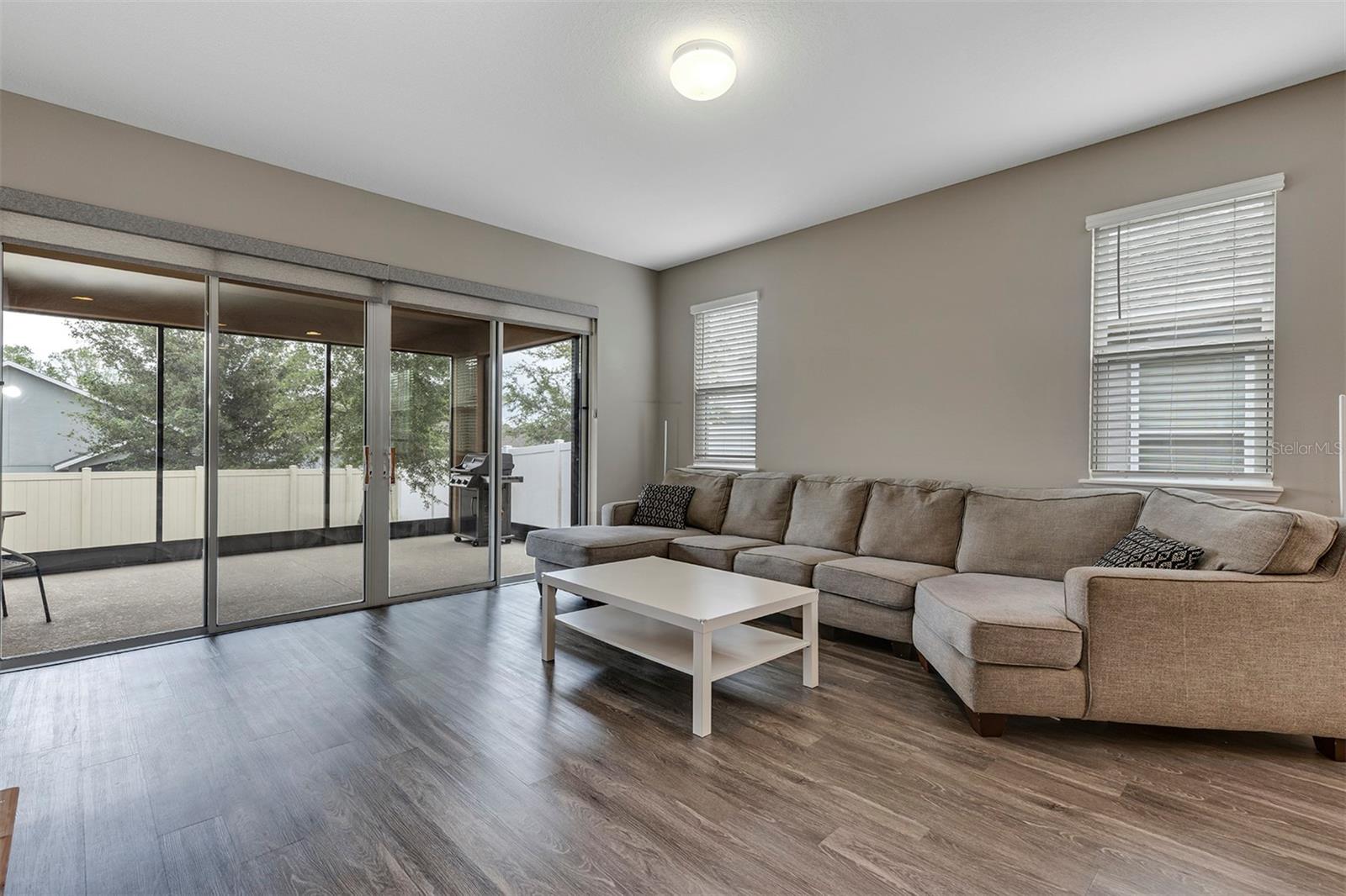 Image 14 of 36 For 2012 Sloans Outlook Drive