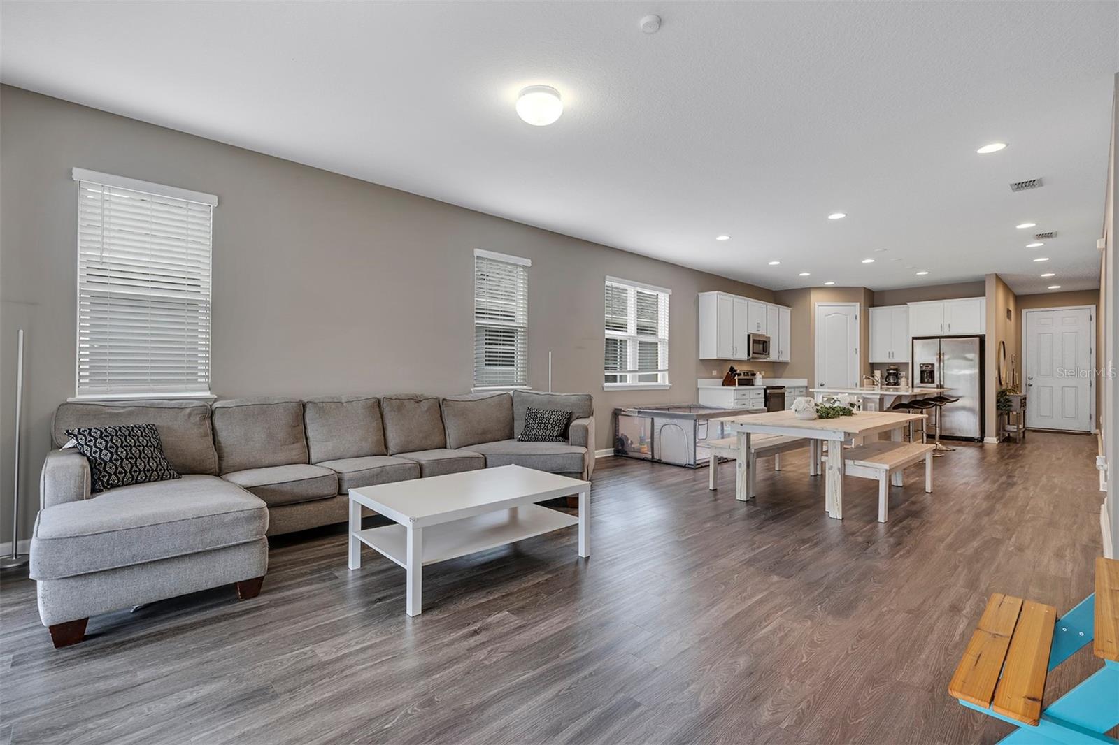 Image 16 of 36 For 2012 Sloans Outlook Drive