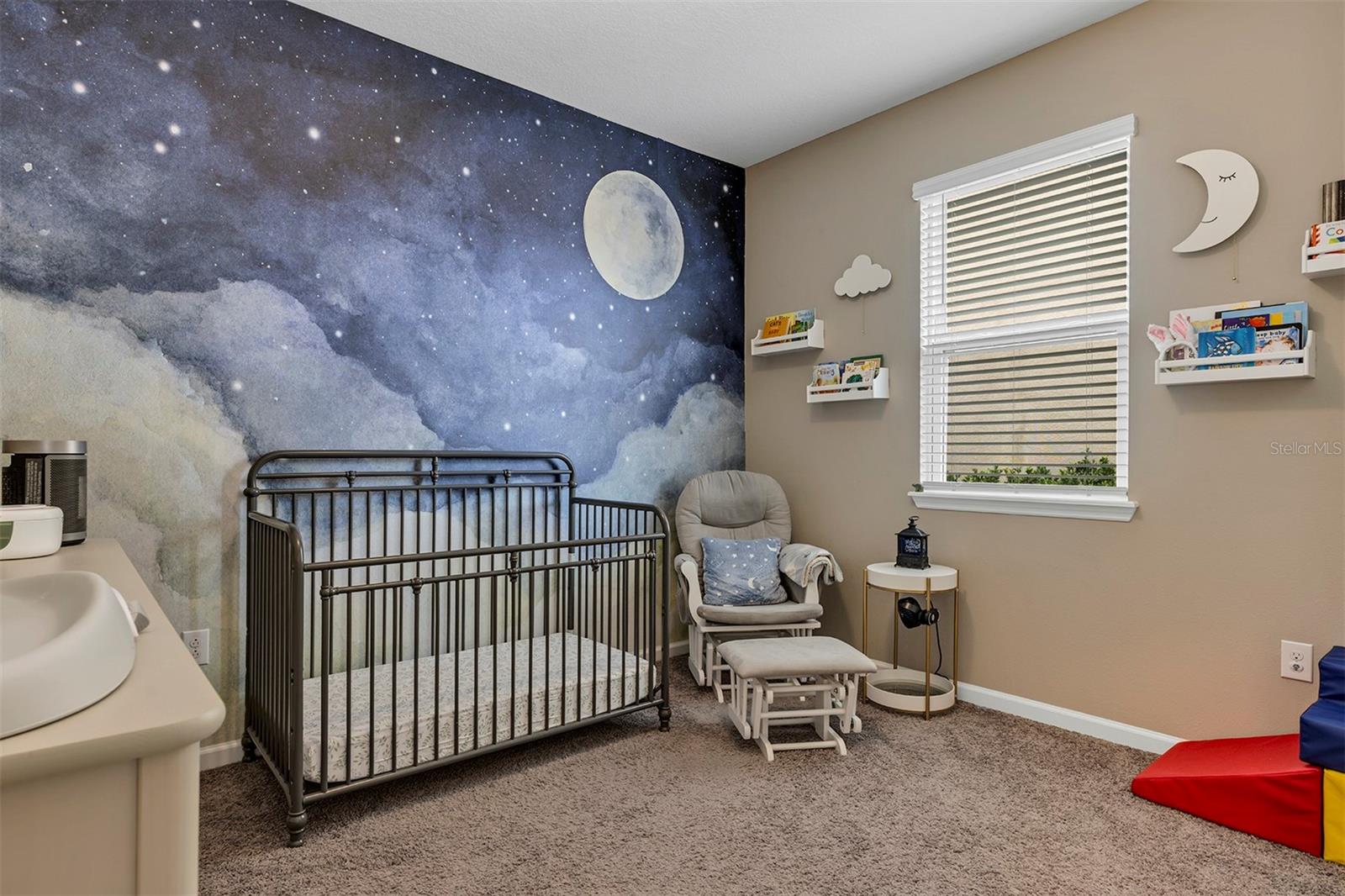 Image 22 of 36 For 2012 Sloans Outlook Drive