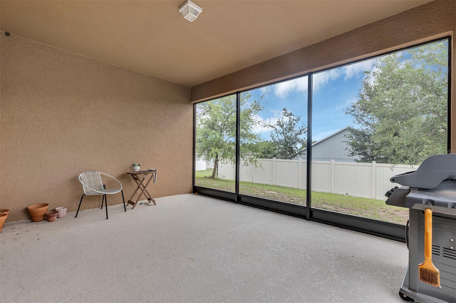 Image 29 of 36 For 2012 Sloans Outlook Drive