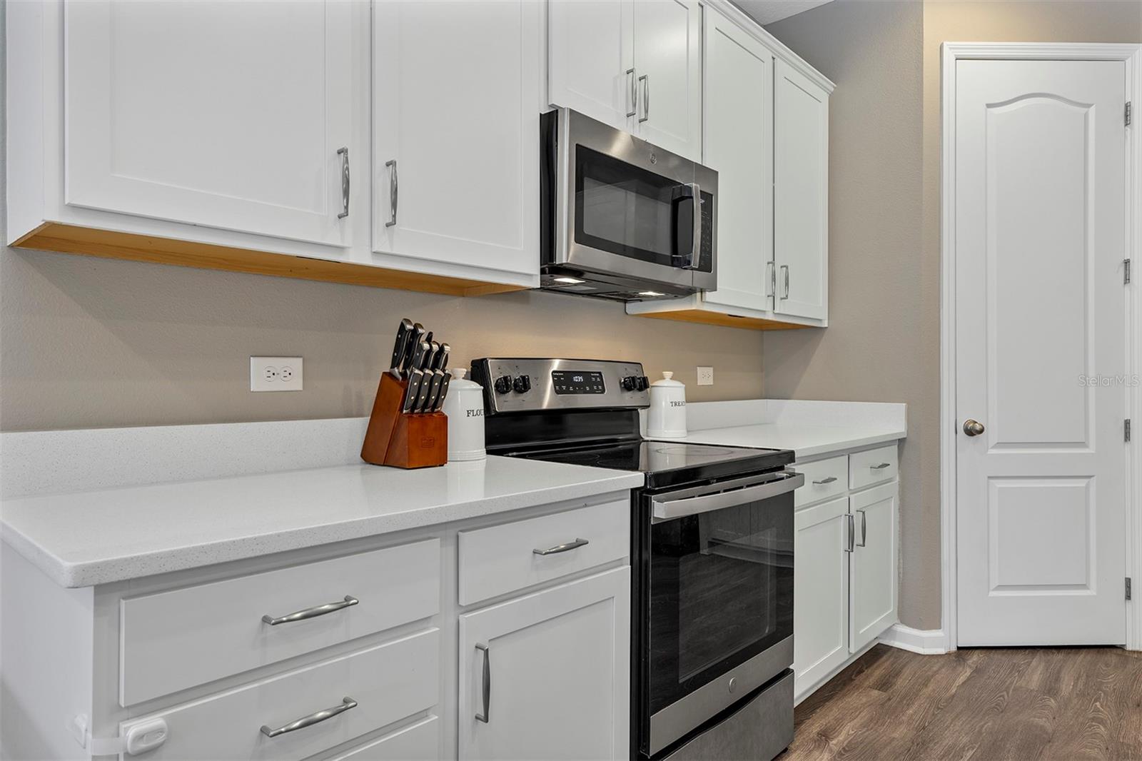 Image 8 of 36 For 2012 Sloans Outlook Drive