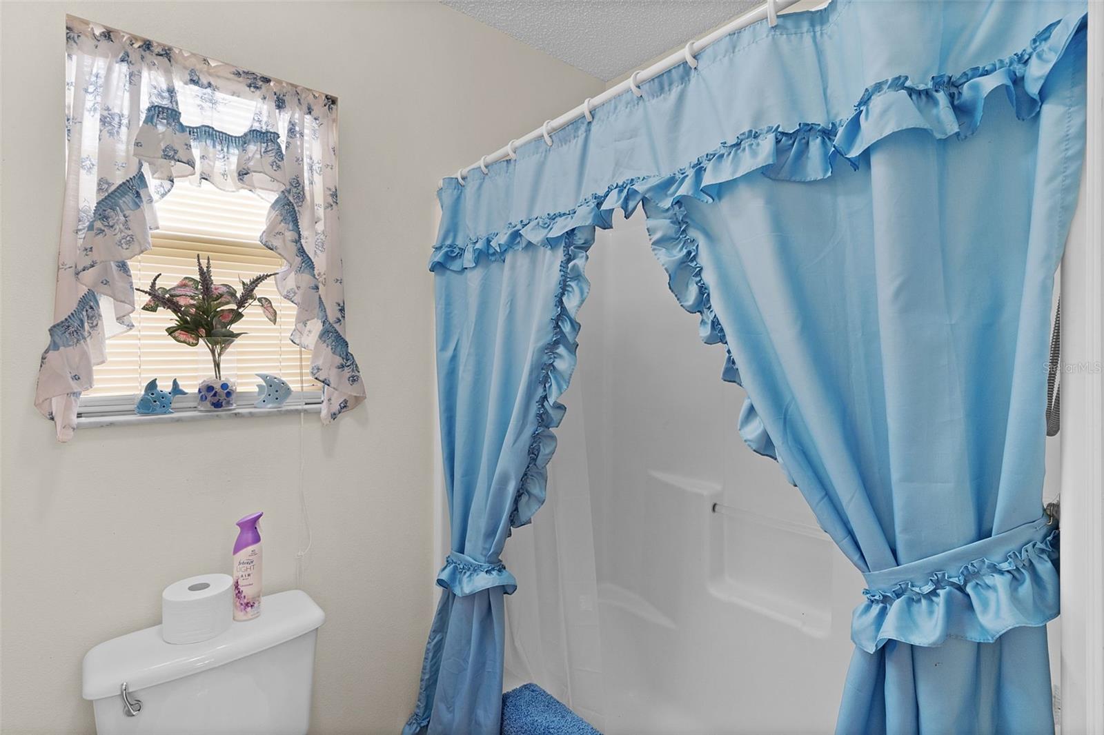 Image 22 of 47 For 413 Westwood Drive