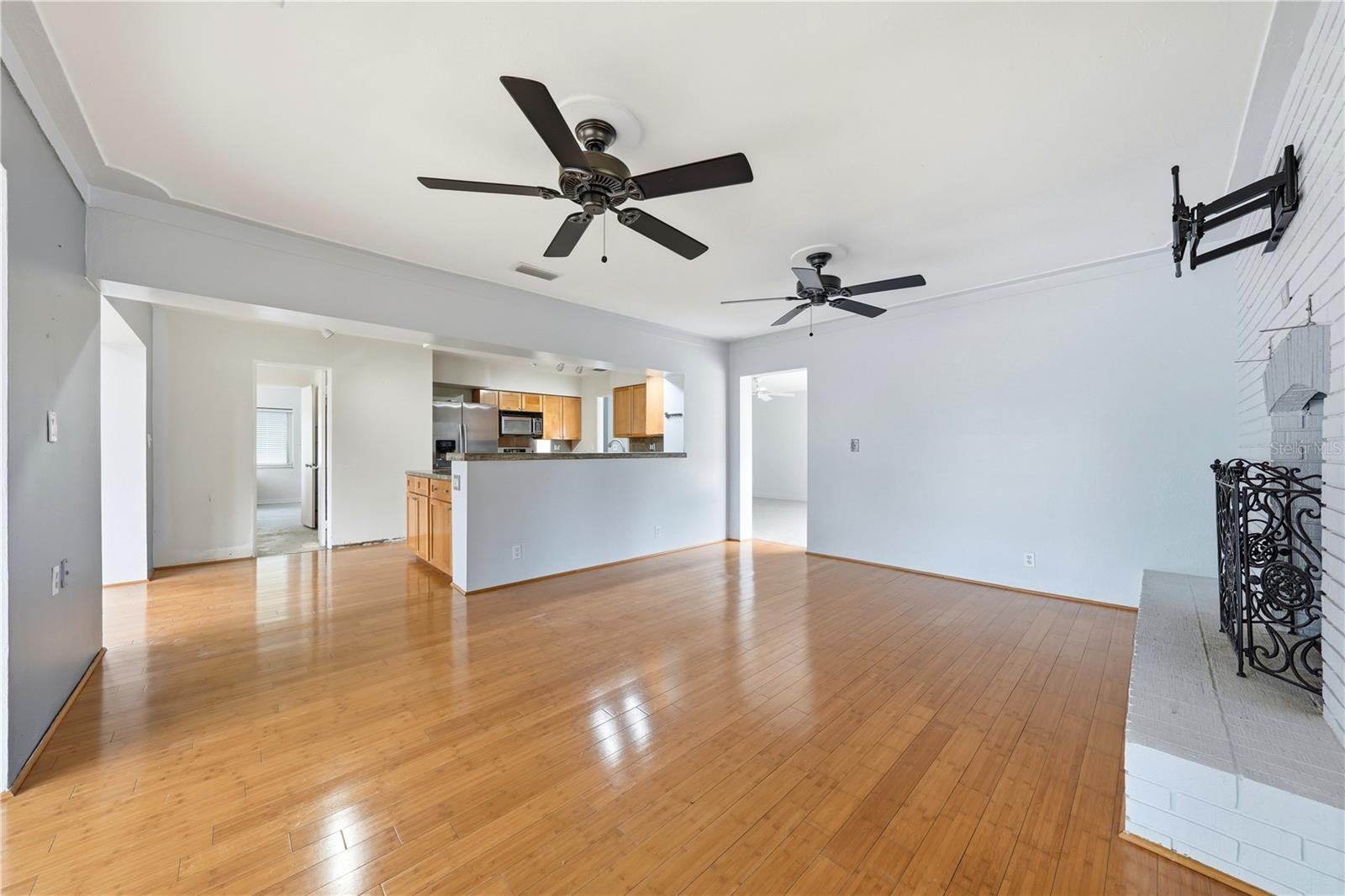 Image 15 of 47 For 126 Magnolia Avenue