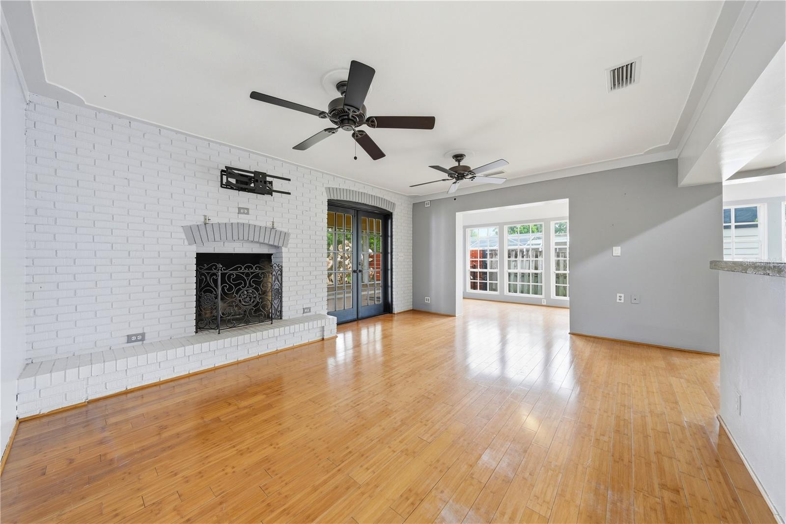 Image 16 of 47 For 126 Magnolia Avenue