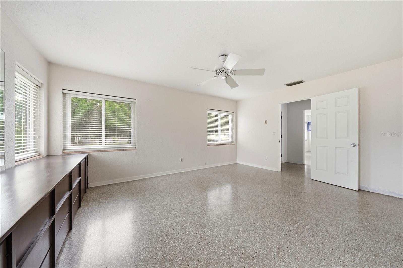 Image 25 of 47 For 126 Magnolia Avenue