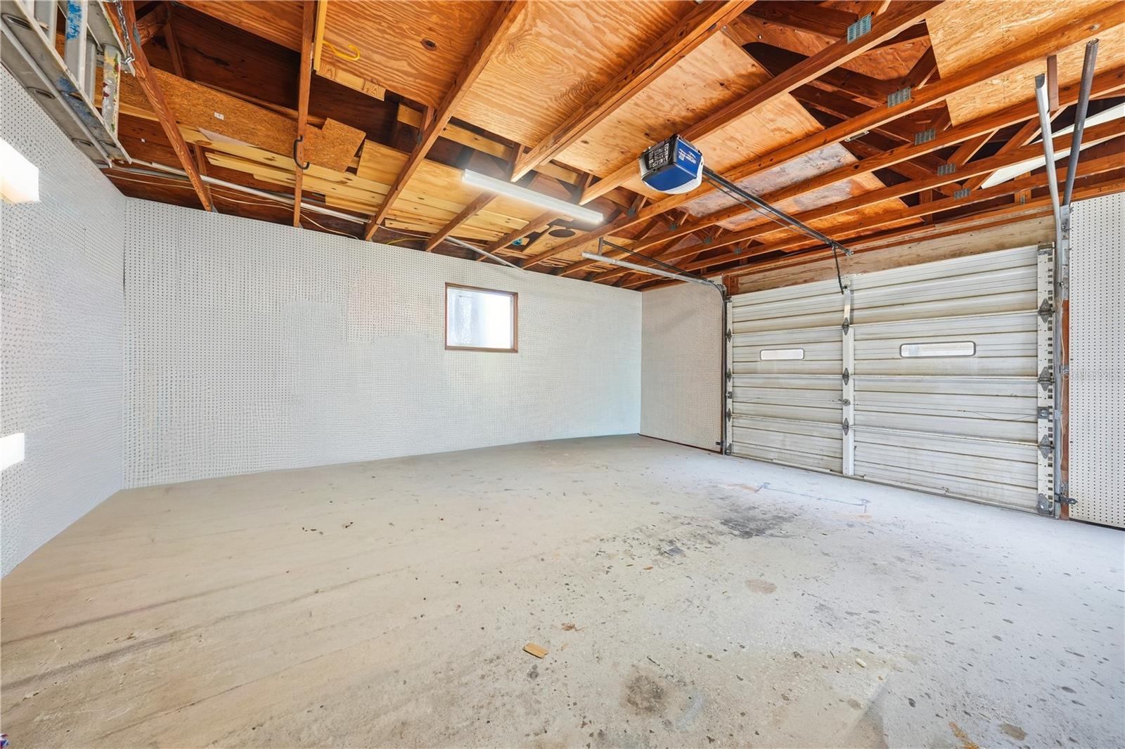 Image 38 of 47 For 126 Magnolia Avenue