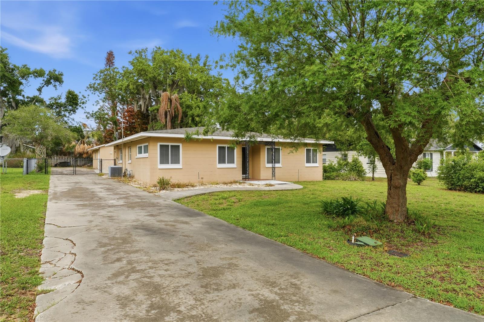 Image 5 of 47 For 126 Magnolia Avenue