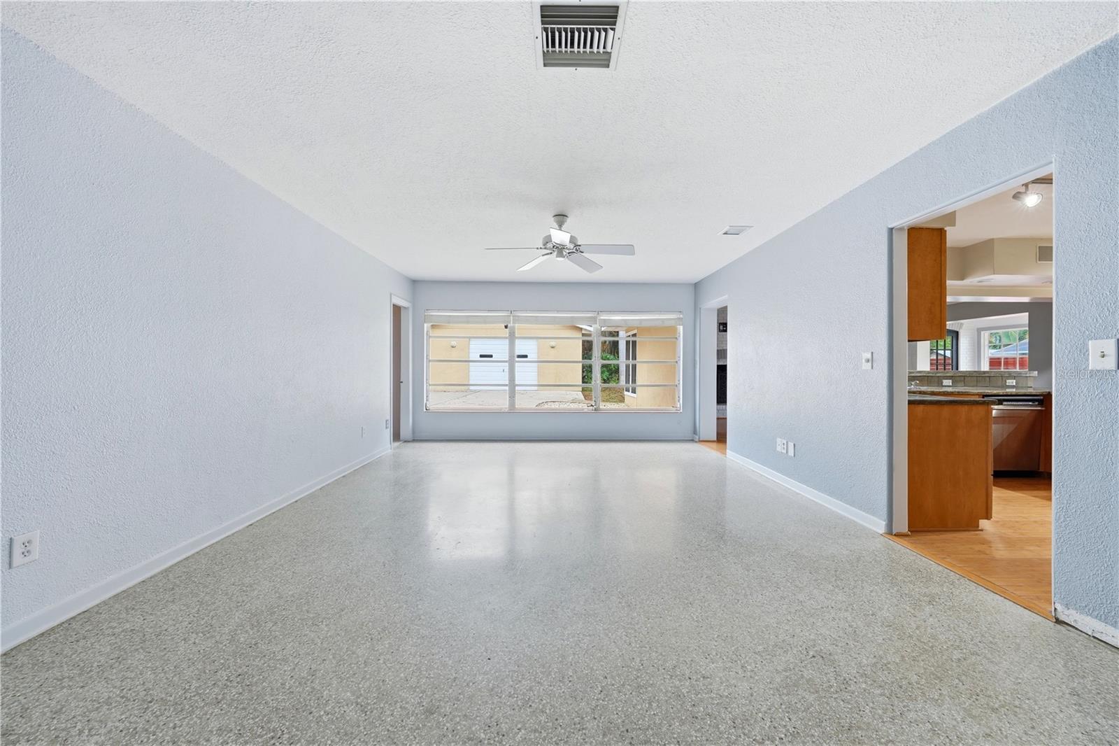 Image 8 of 47 For 126 Magnolia Avenue