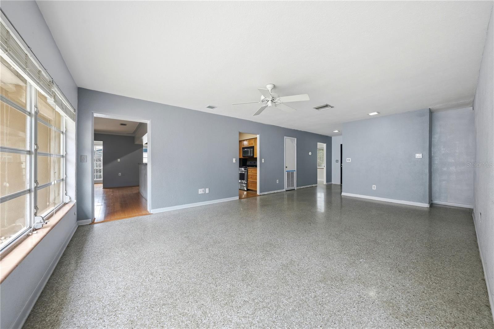 Image 9 of 47 For 126 Magnolia Avenue