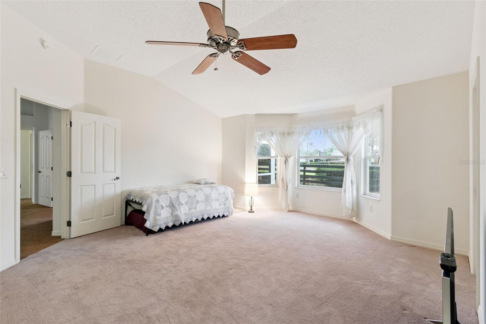 Image 16 of 42 For 2039 Tynte Terrace