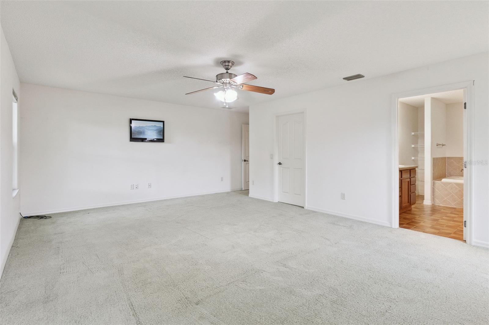 Image 18 of 42 For 2039 Tynte Terrace