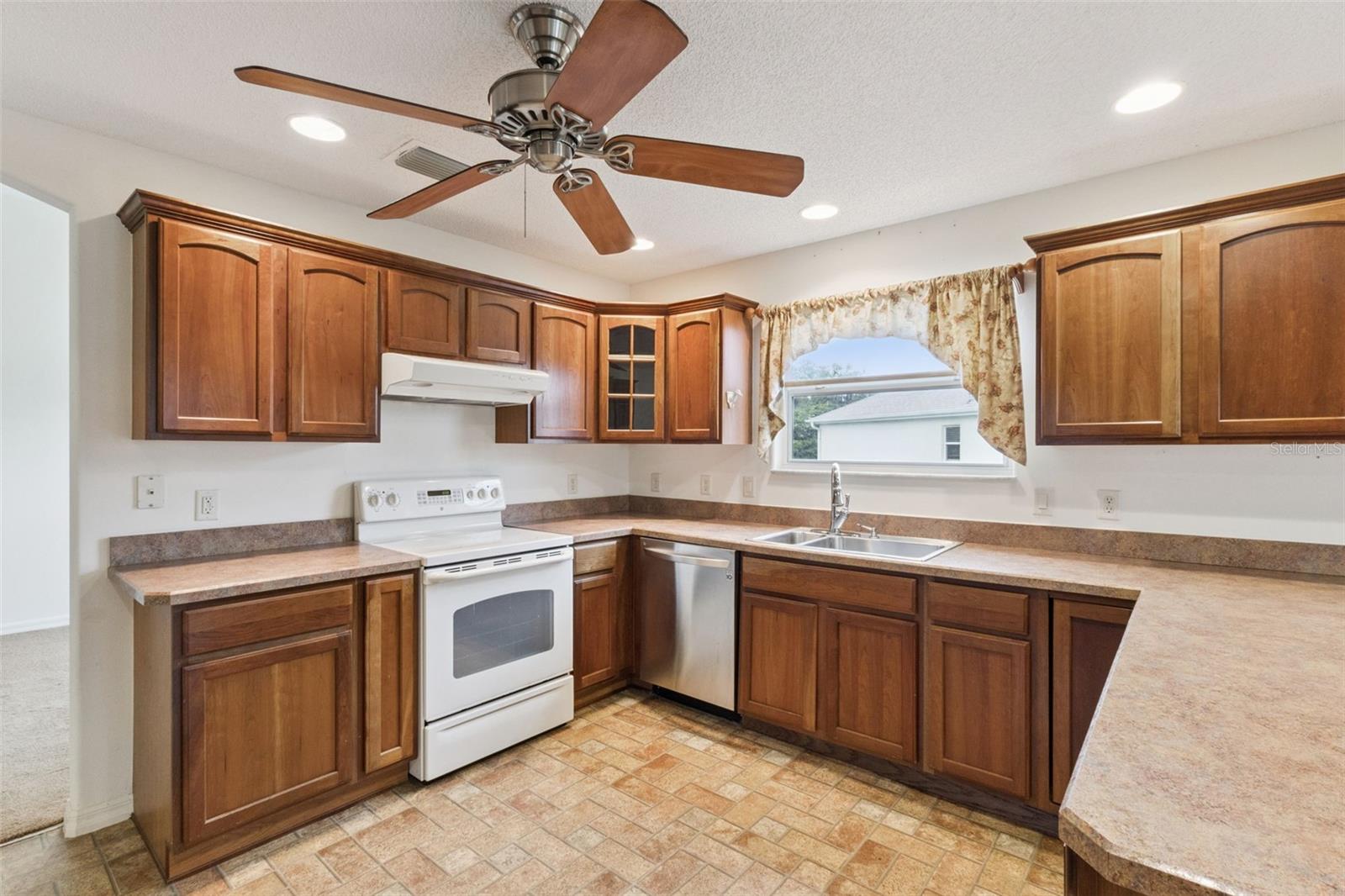 Image 9 of 42 For 2039 Tynte Terrace