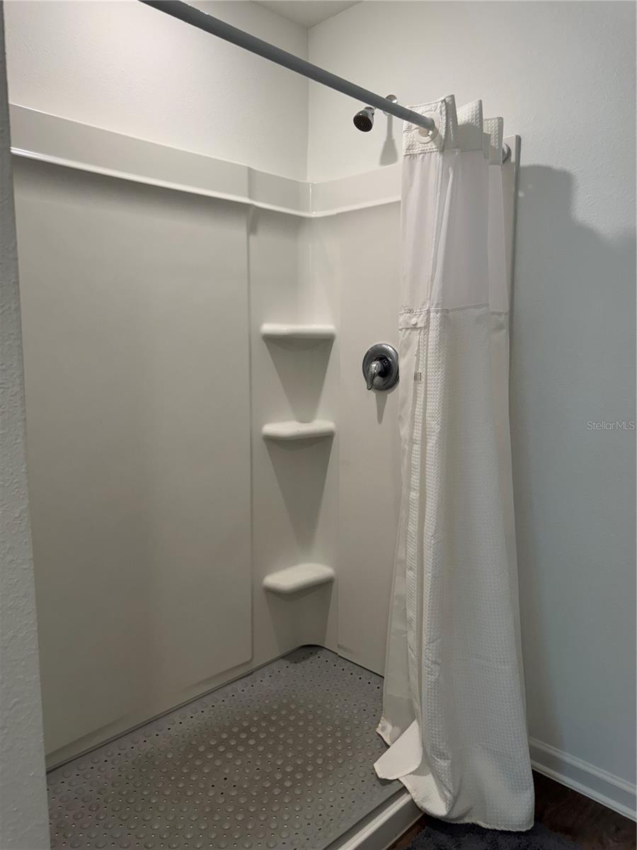 Image 15 of 23 For 203 Chesterwood Road