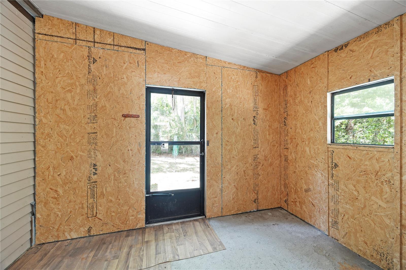 Image 21 of 34 For 36833 Shadow Hill Drive