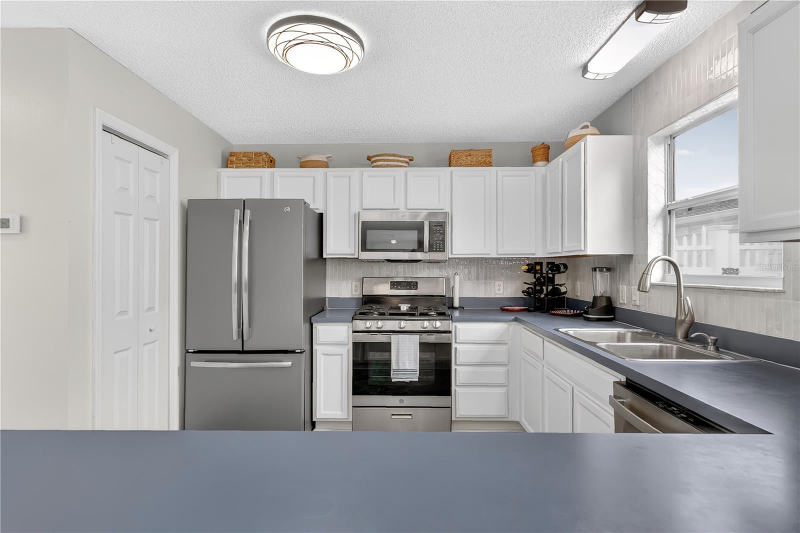 Image 12 of 34 For 9108 177th Belmont Place