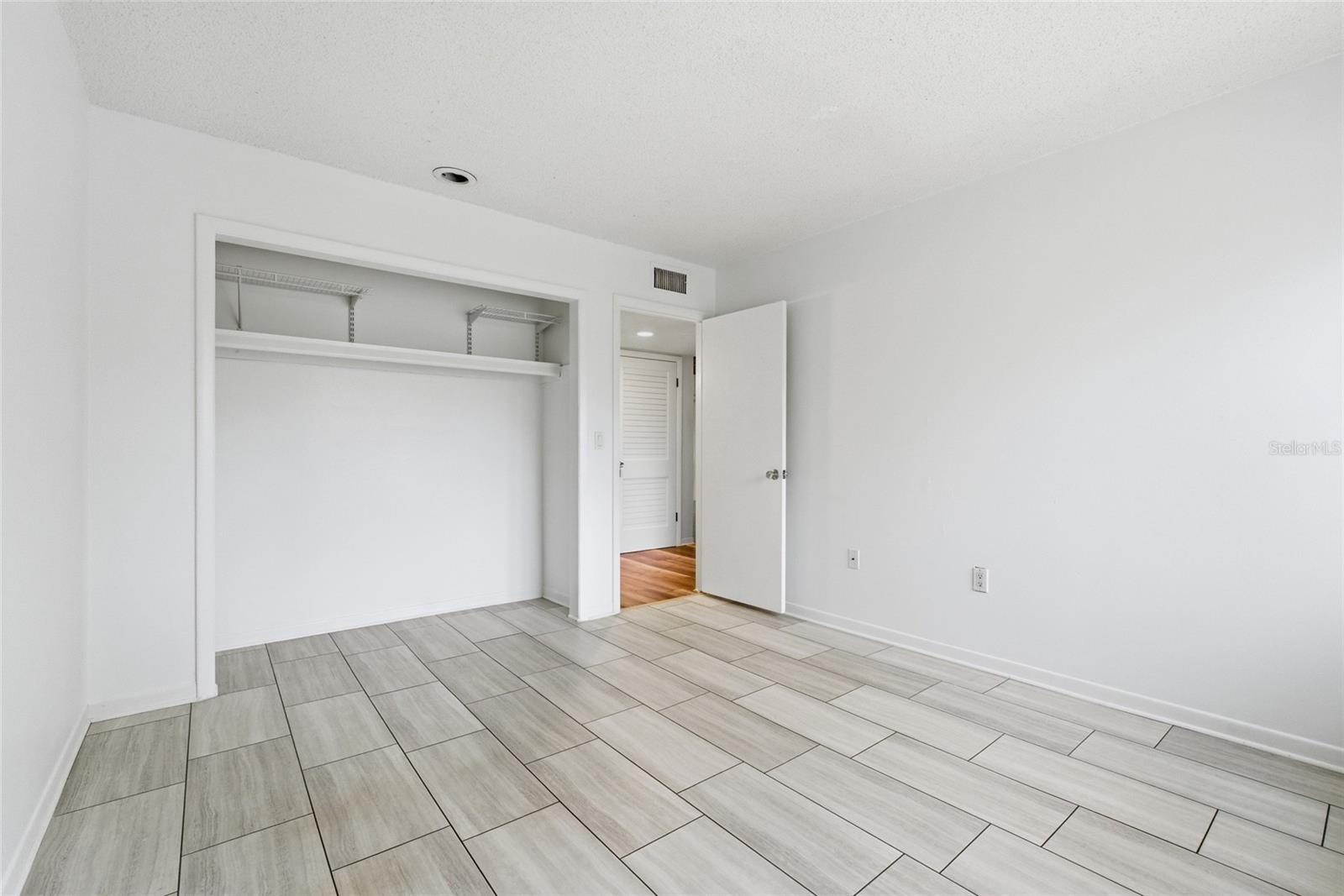 Image 14 of 33 For 6060 Peregrine Avenue 17e