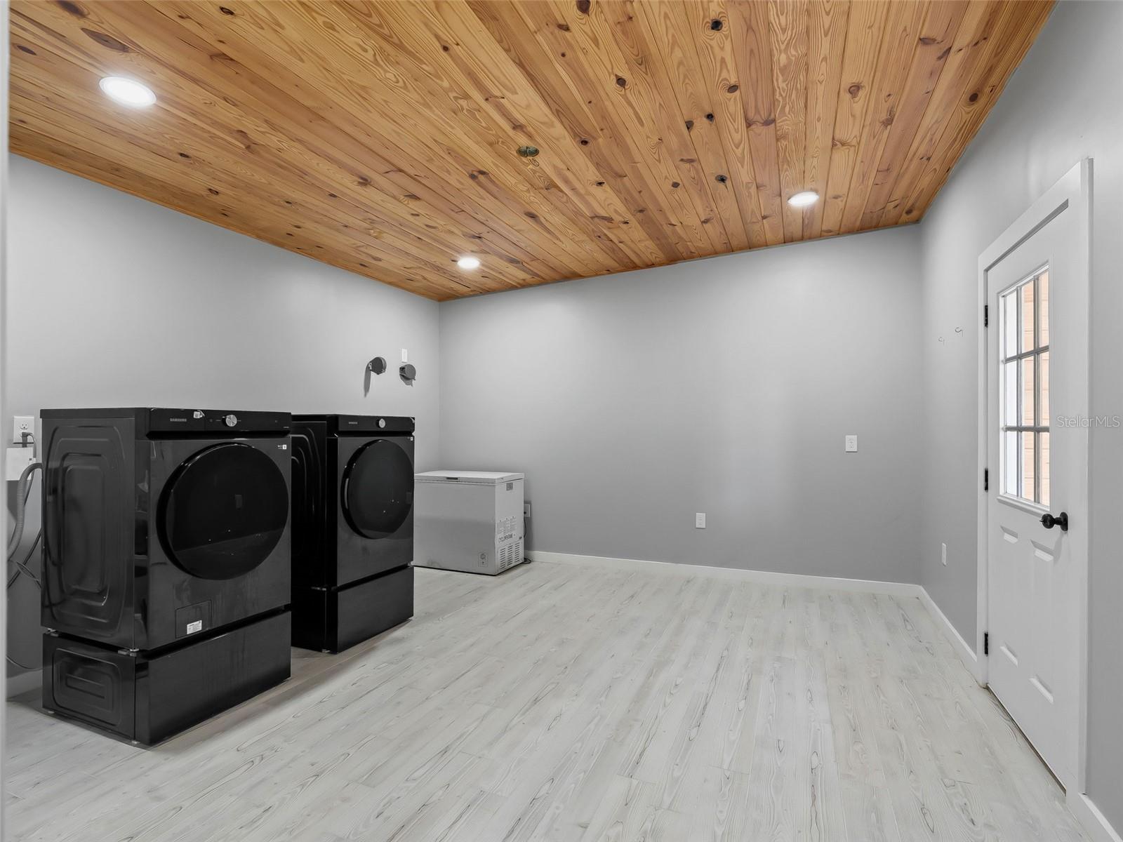 Image 11 of 88 For 1285 102nd Boulevard