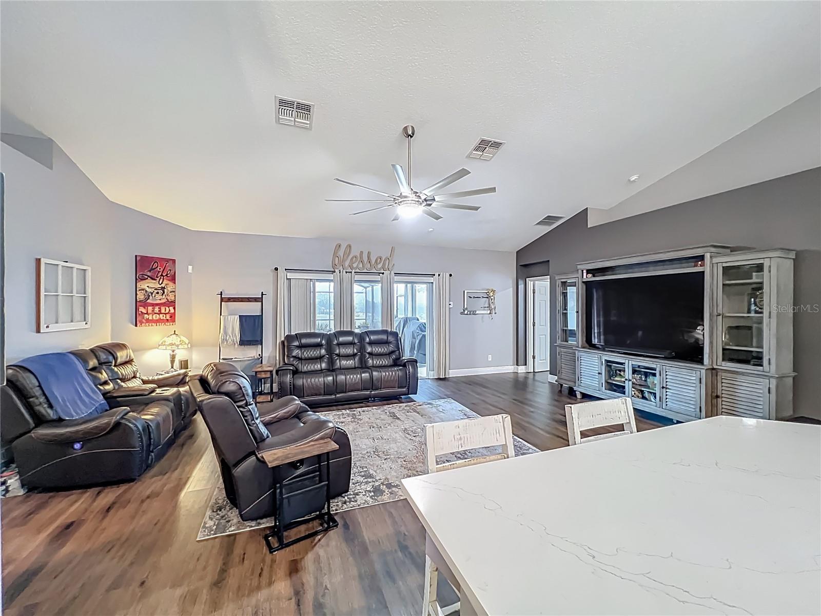 Image 26 of 71 For 135 Blackstone Creek Rd