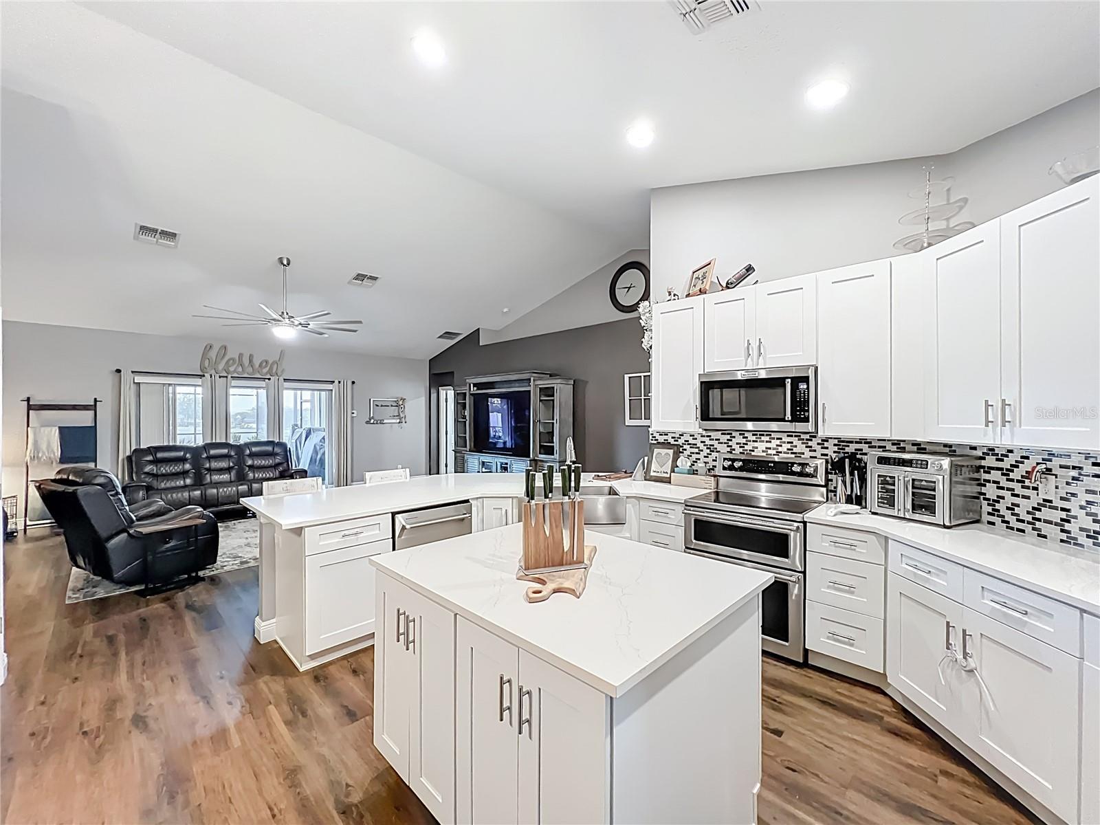 Image 32 of 71 For 135 Blackstone Creek Rd