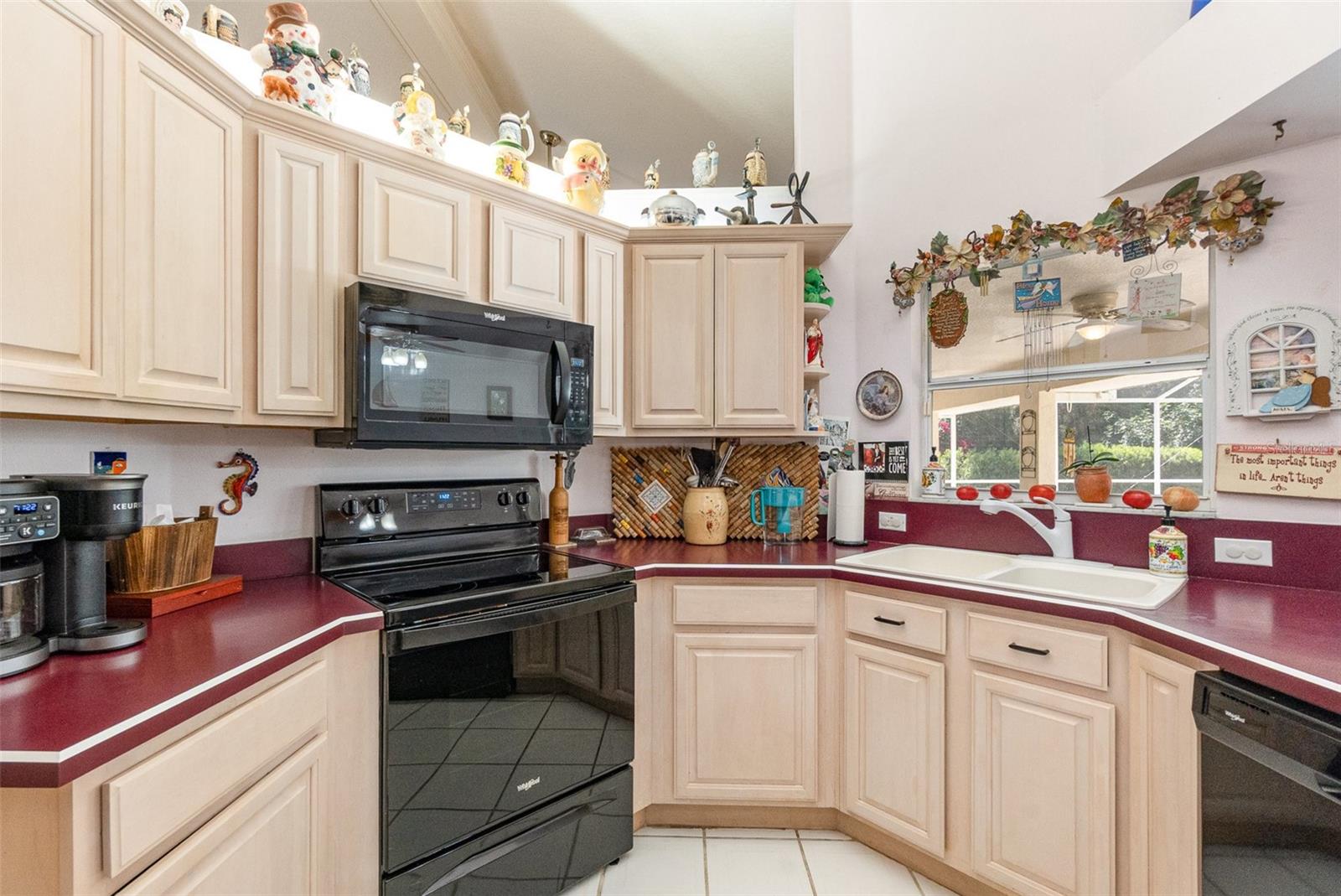 Image 11 of 41 For 16730 Beauclaire Court