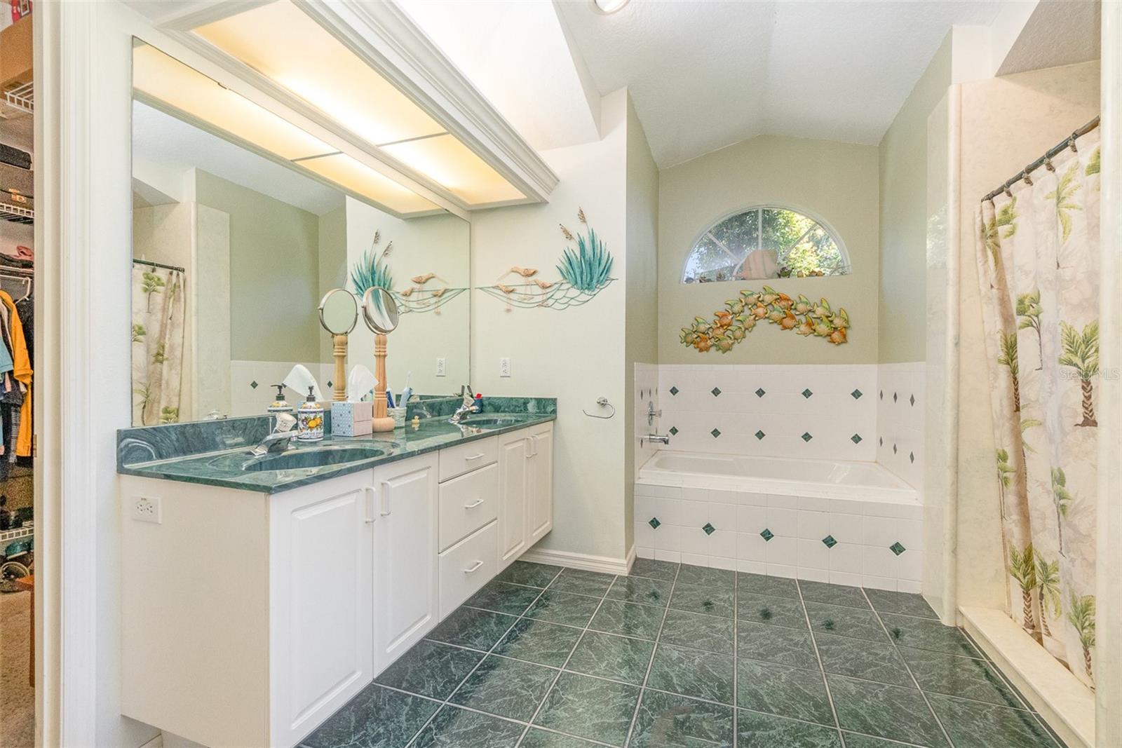 Image 19 of 41 For 16730 Beauclaire Court