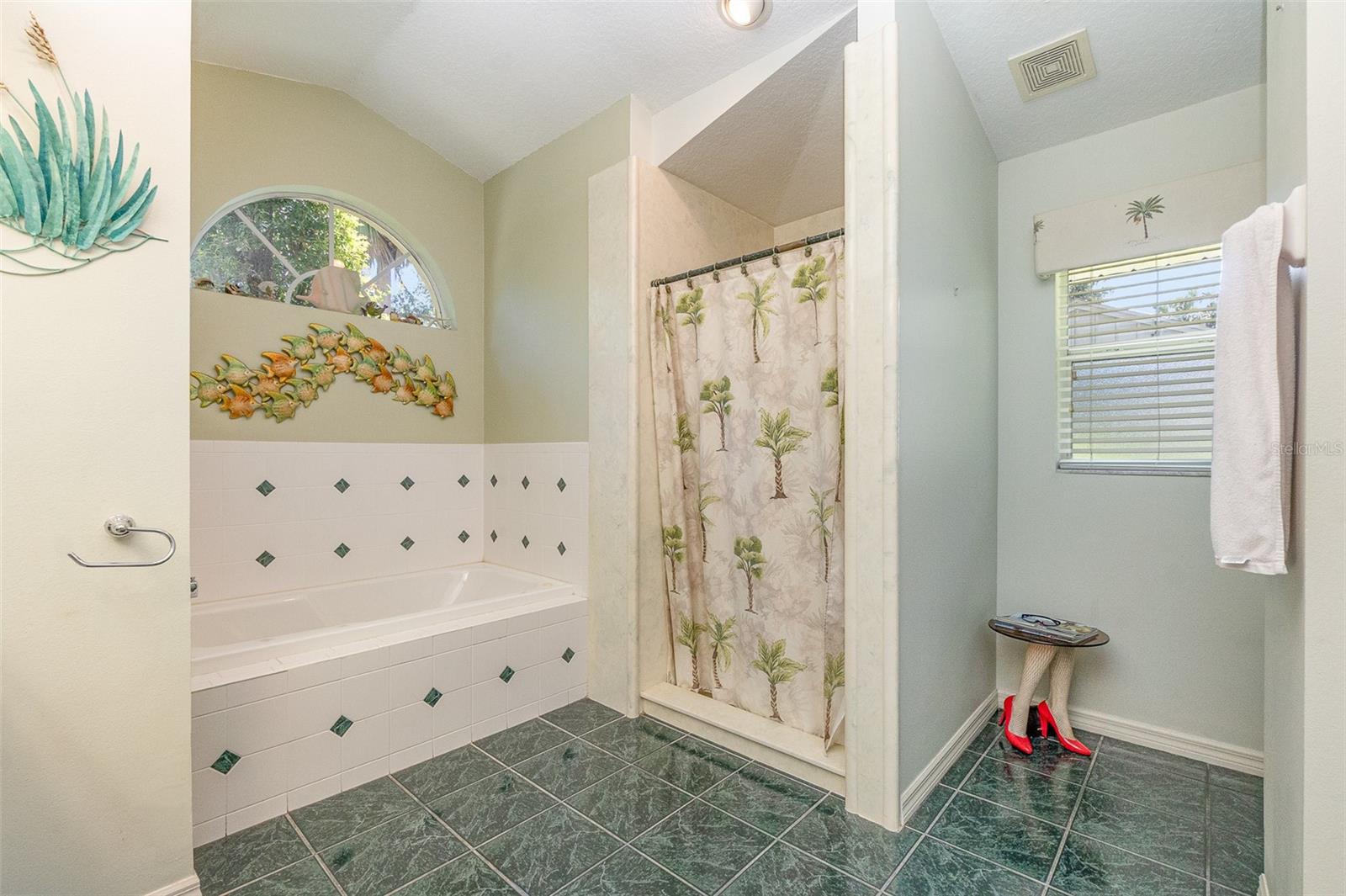 Image 20 of 41 For 16730 Beauclaire Court