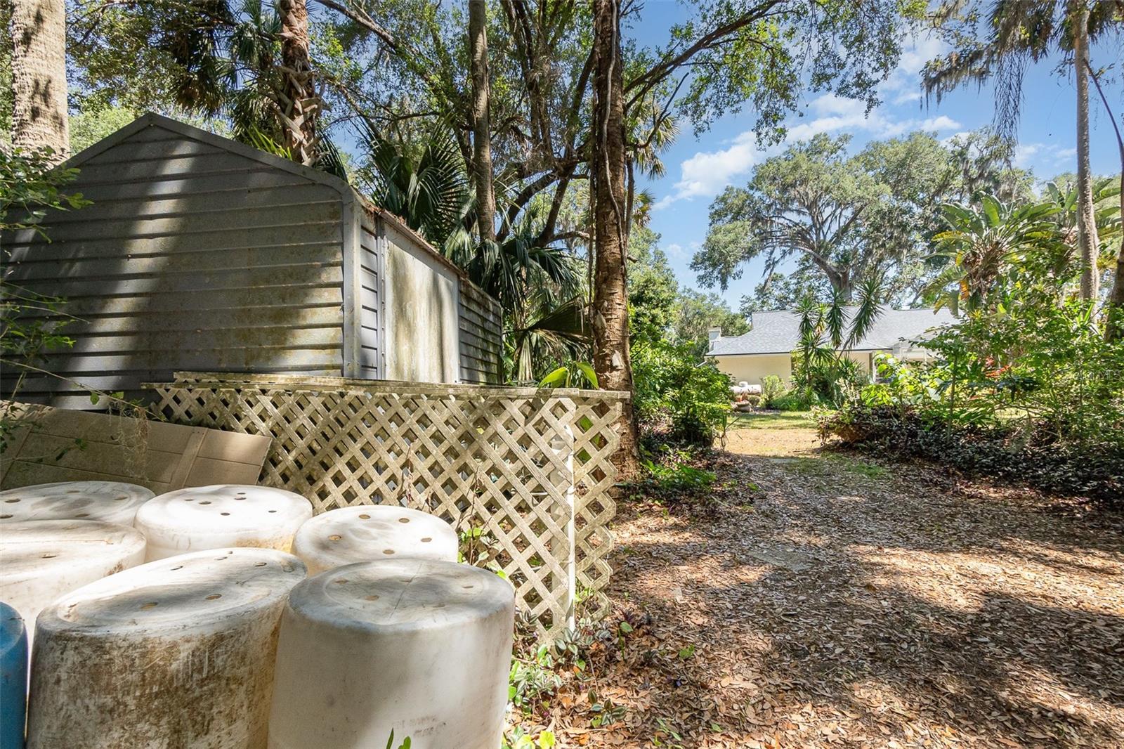 Image 32 of 41 For 16730 Beauclaire Court