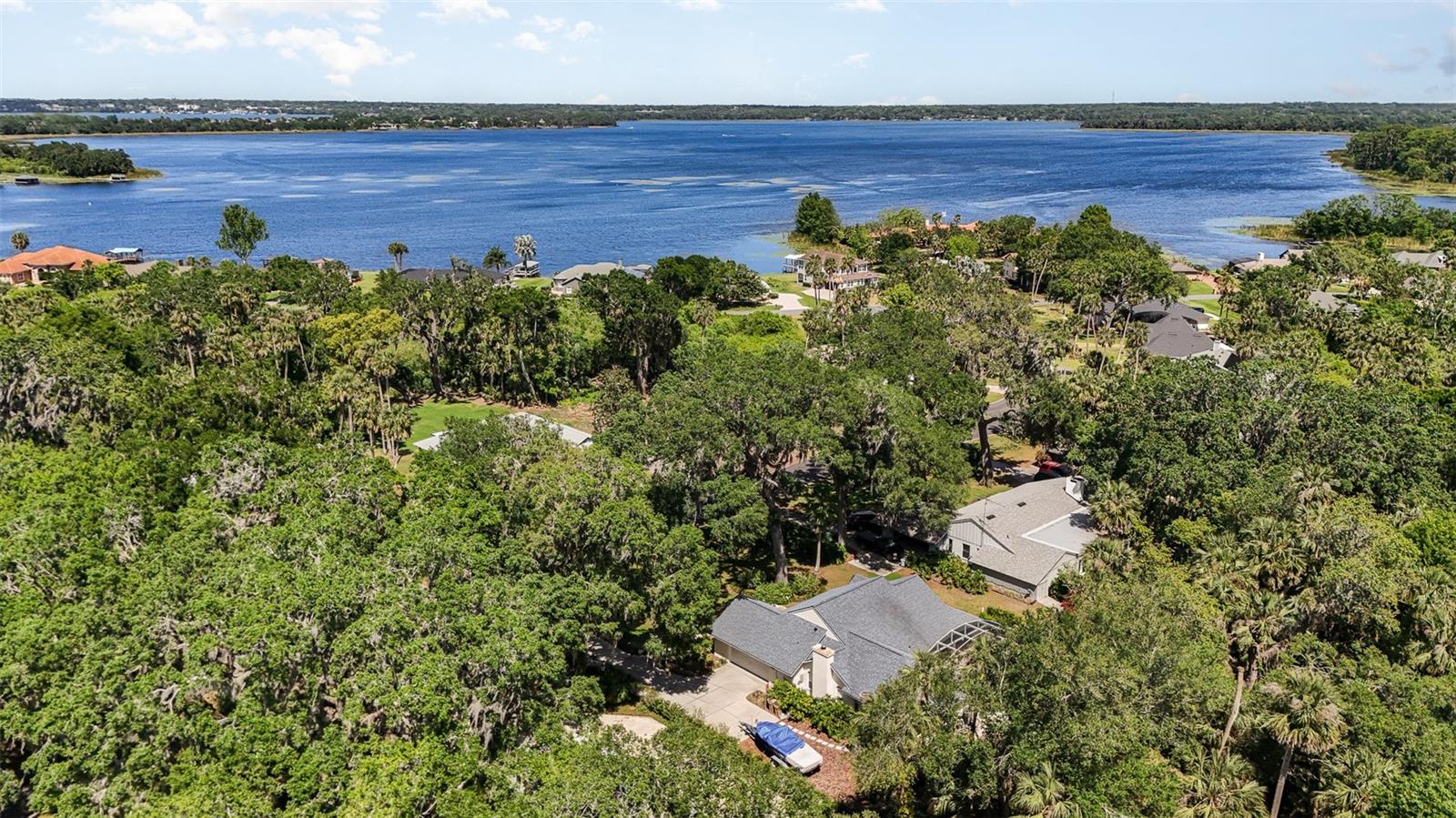 Image 35 of 41 For 16730 Beauclaire Court