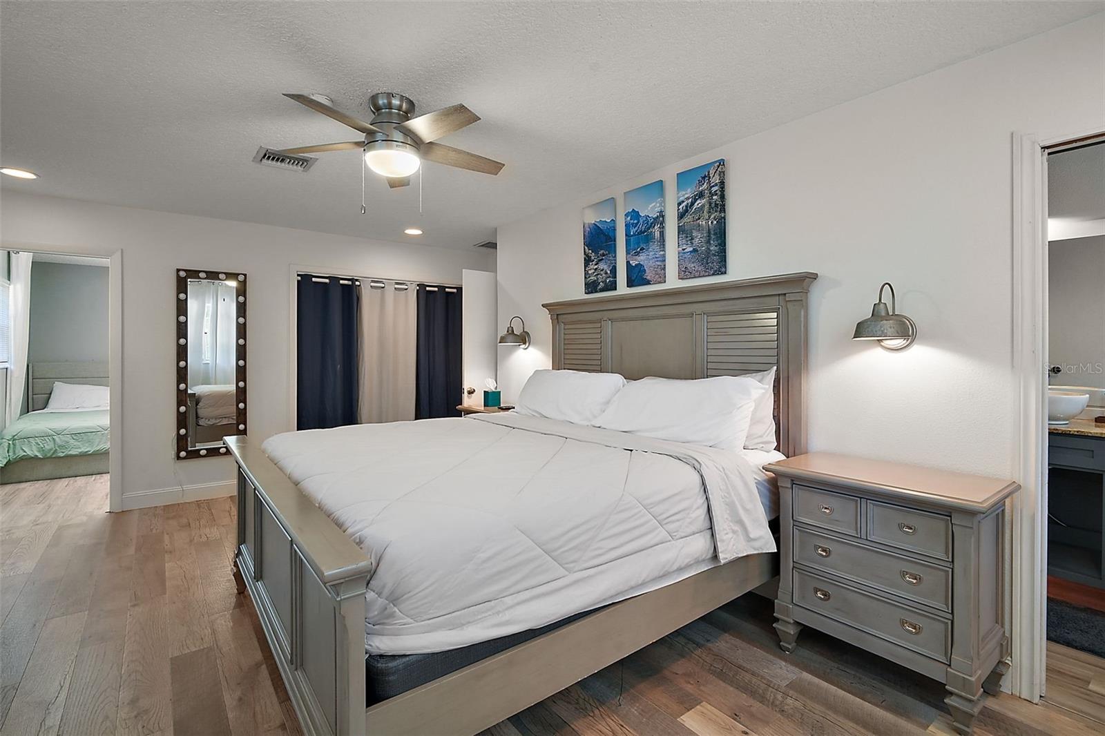 Image 16 of 37 For 705 Summit Court