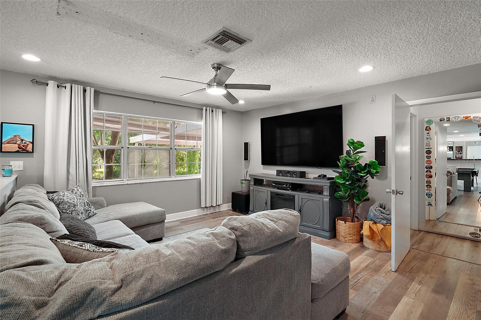 Image 5 of 37 For 705 Summit Court