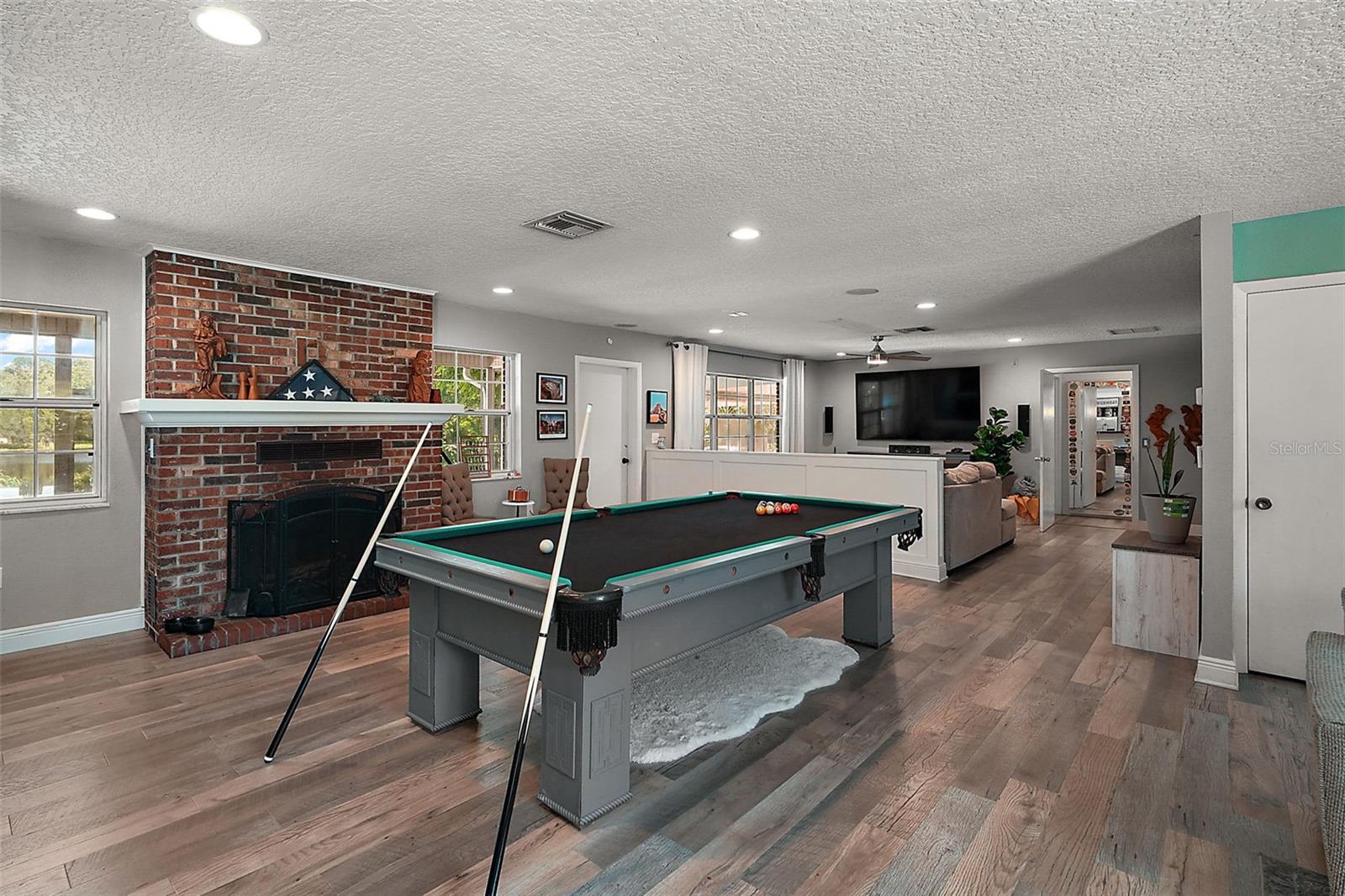 Image 6 of 37 For 705 Summit Court