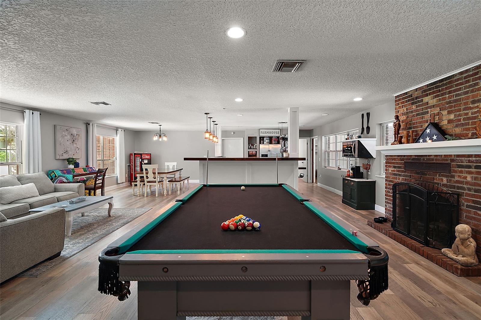 Image 7 of 37 For 705 Summit Court