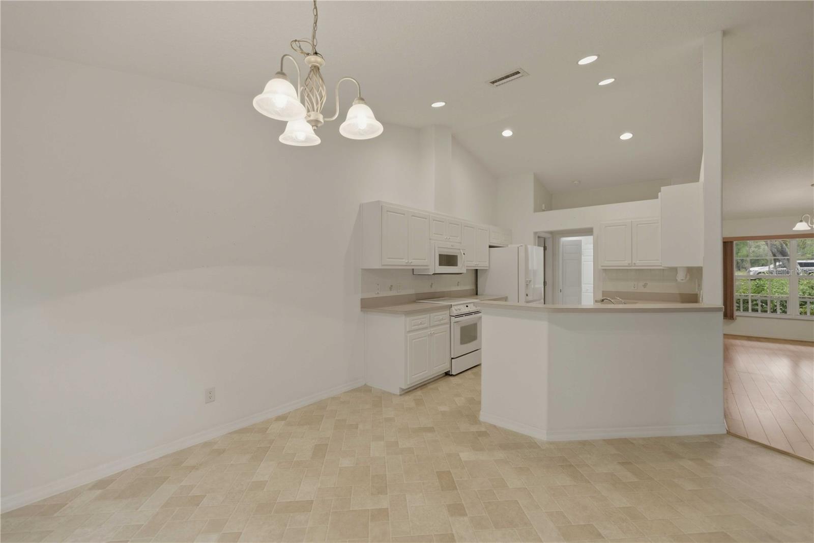 Image 13 of 31 For 5101 Covewood Terrace