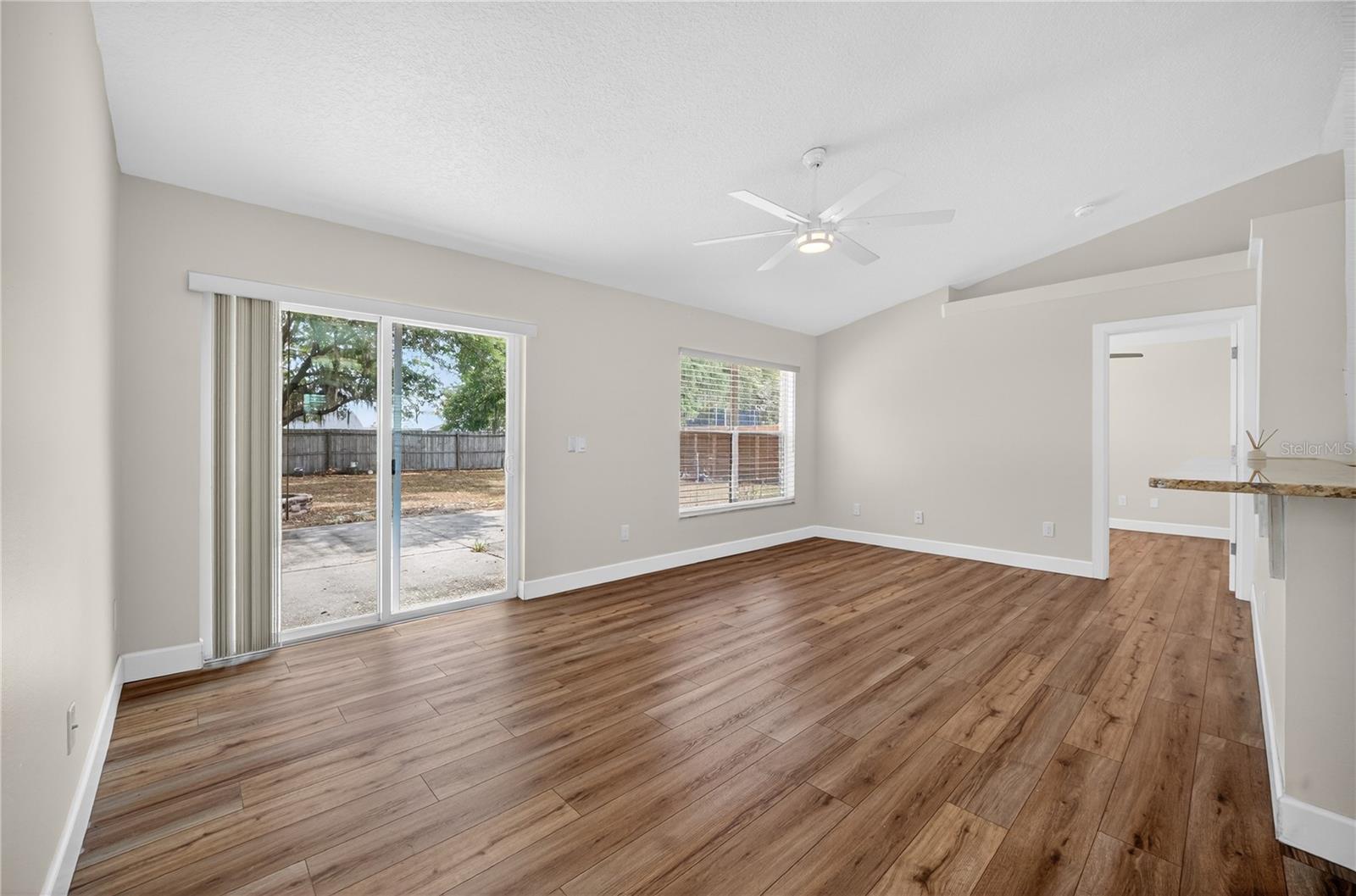 Image 19 of 55 For 10748 Siena Dr